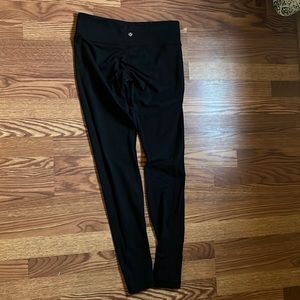 Women’s Lululemon Wunder Unders, size 8